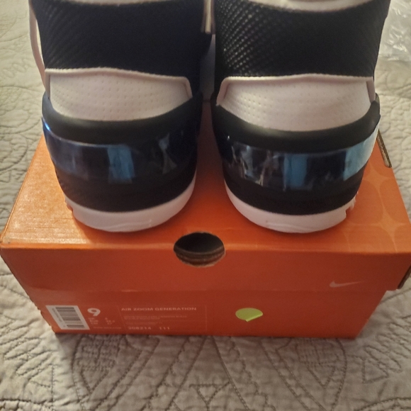 Nike Lebron Air Zoom Generation - Picture 2 of 5